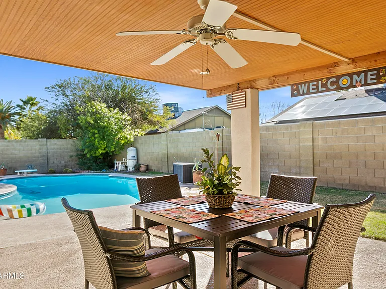 2707 E Louise Dr — Photo 21