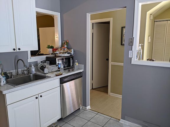 5th image of 7 Briardale Ct