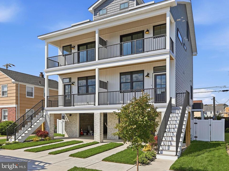 1st image of 202 N Harding Ave