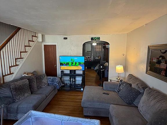 2nd image of 4538 Loring St