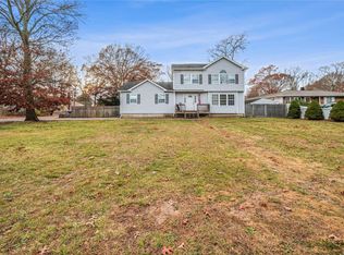 54 Roberts Rd W, Shirley, NY 11967