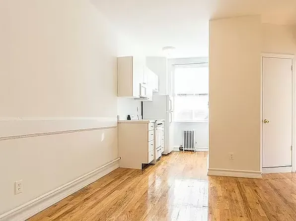 149 Sullivan Street image 1 of 6