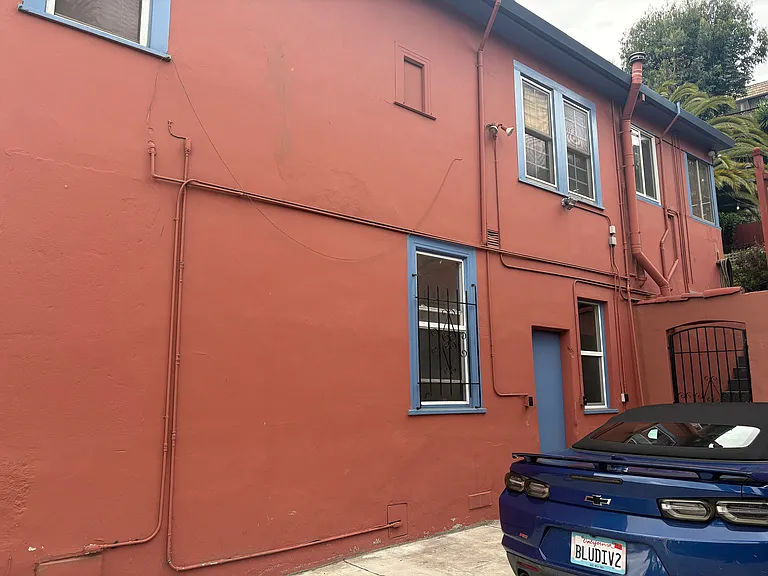 440 Holladay Ave — Photo 3