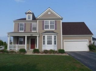 960 S Roxbury Ct, Round Lake, IL 60073