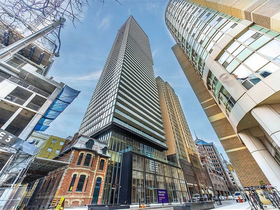1st image of 15 Grenville St #4408