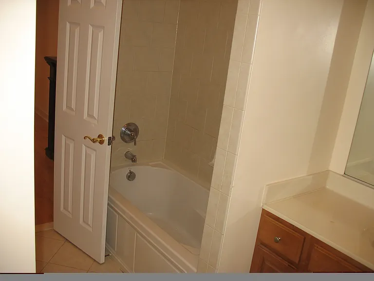 2120 Mount Royal Ter #1 — Photo 10
