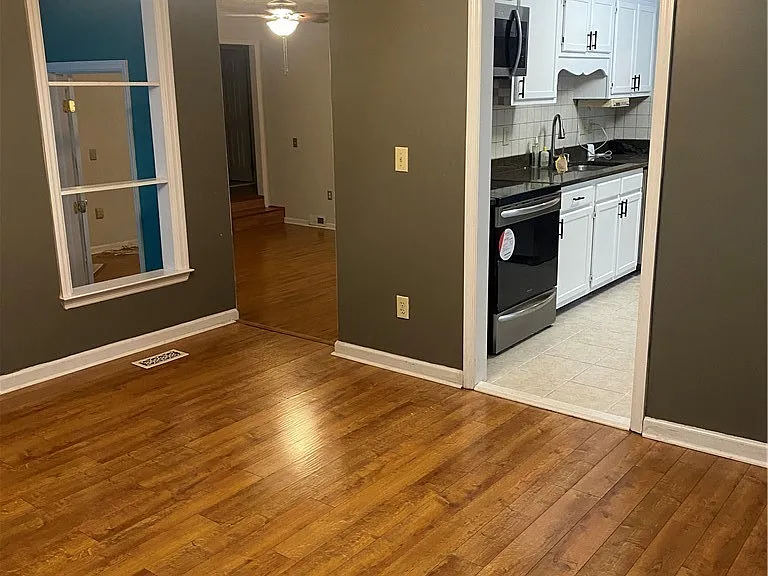 1728 Empress Ln — Photo 5