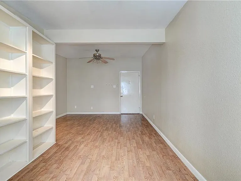 2408 Longview St #208 — Photo 4