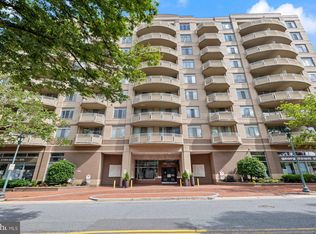 4801 Fairmont Ave APT 804, Bethesda, MD 20814