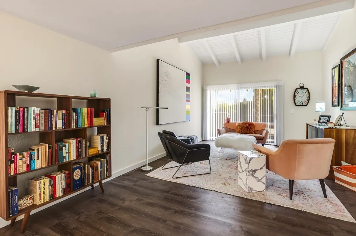 1050 E Ramon Rd — Photo 3