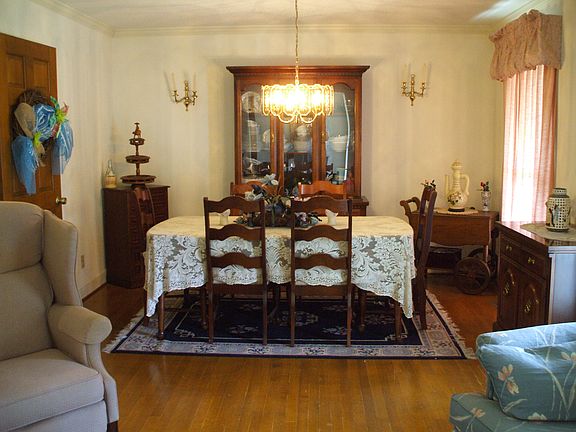 Formal dining room