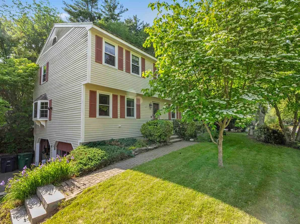 4 Franconia Drive, Nashua, NH 03063