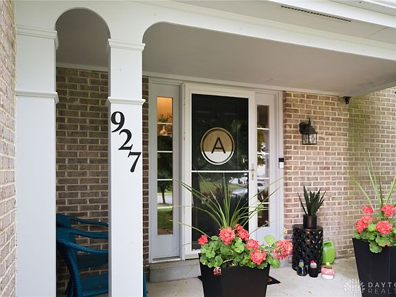 5th image of 927 Grandstone Ct