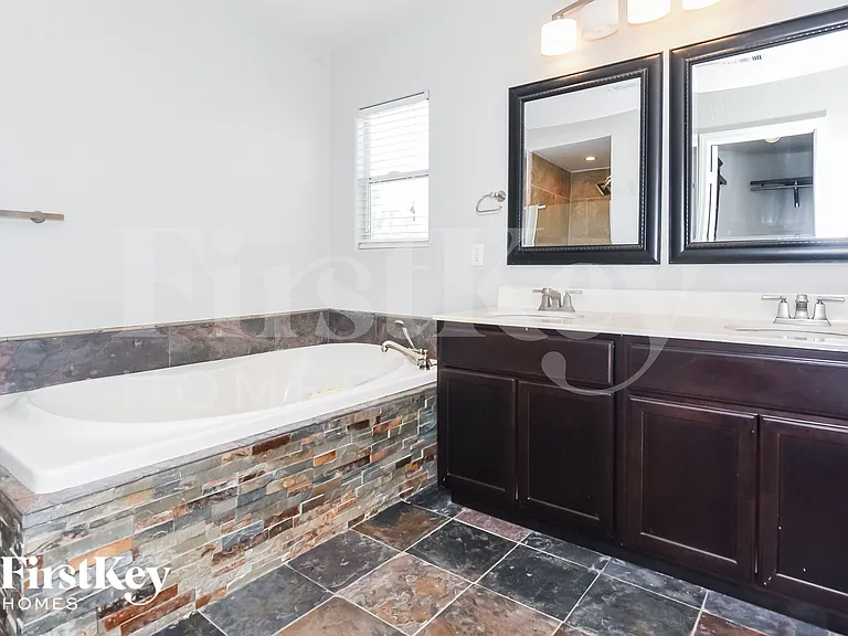 5048 Indigo Gorge Ave — Photo 10