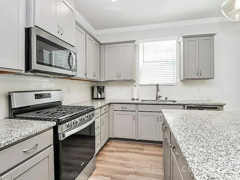 16042 Red Buckeye Ln — Photo 40