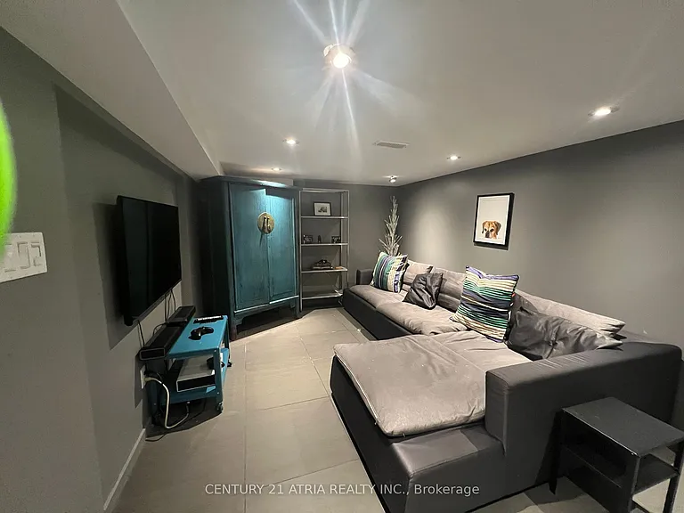 109 Simpson Ave — Photo 10