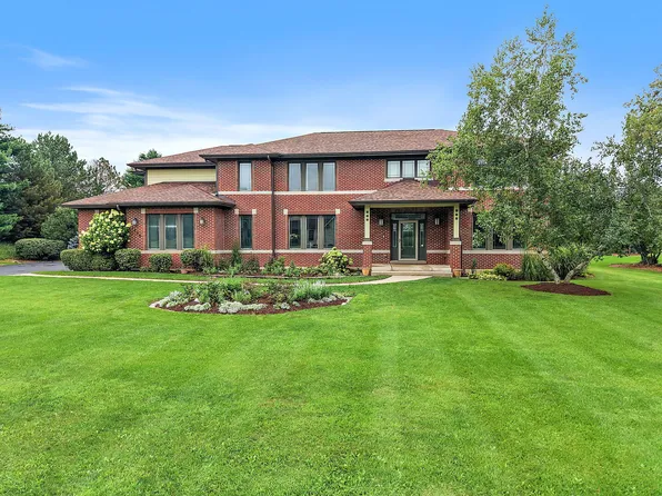 3206 Prairie View Dr, McHenry, IL 60050