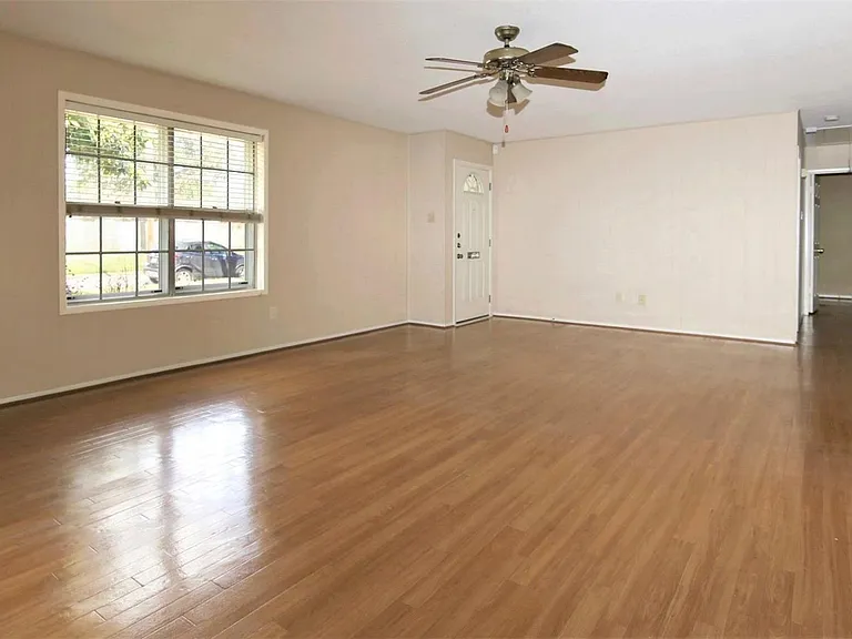 111 Azalea St — Photo 5