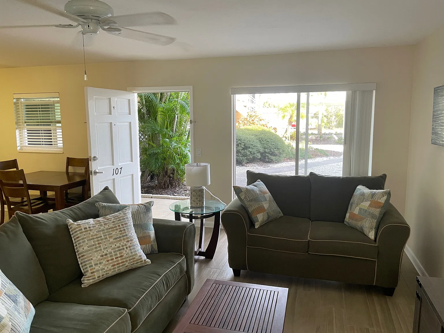370 Base Ave E — Photo 4
