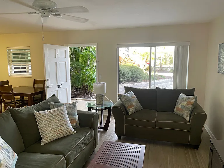 370 Base Ave E #107 — Photo 4
