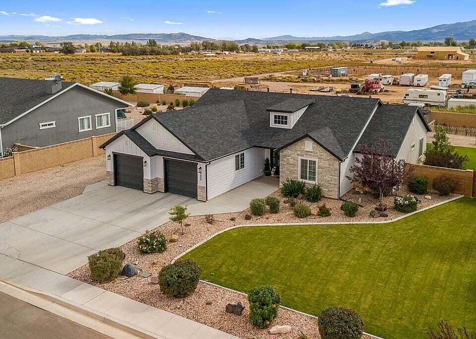 1st image of 4606 N 2525 W