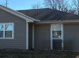 103 E Brasfield St #A, Smithville, MO 64089