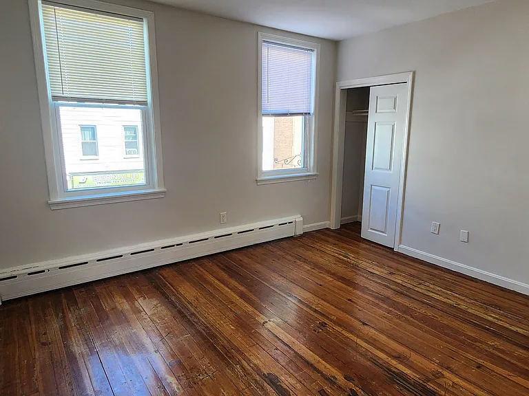 191 Maverick St #2R — Photo 7