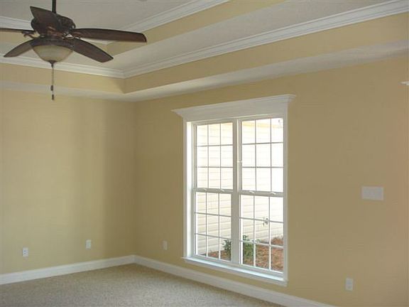 4th image of 3432 Greenhill Dr