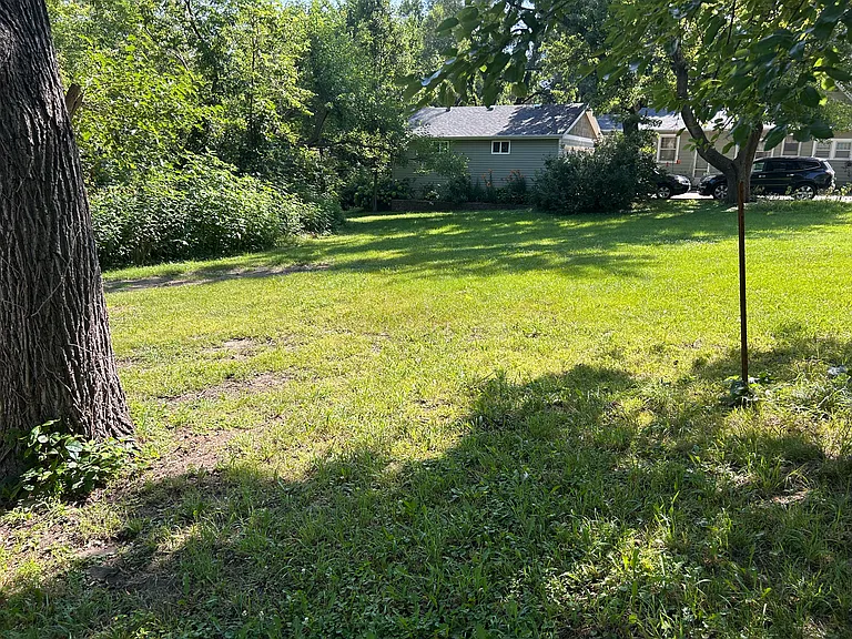 1231 Davis Ave — Photo 15