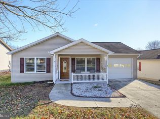 620 Canal Dr, Pine Grove, PA 17963