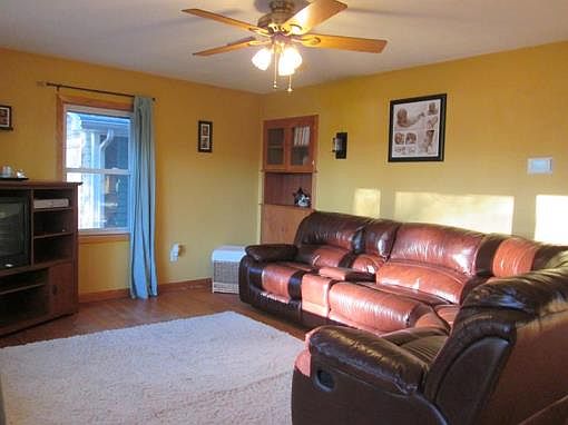 2nd image of 402 Breezy Point Dr