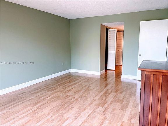 5th image of 1450 Brickell Bay Dr APT 312