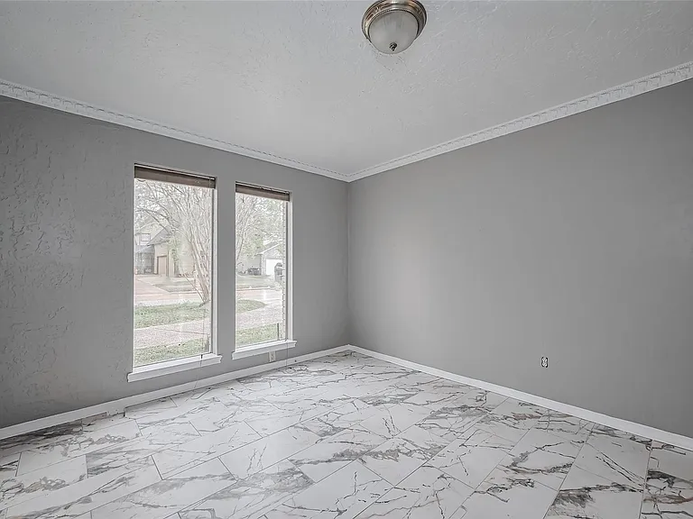 4015 Black Locust Dr — Photo 3