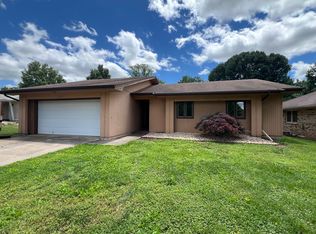 1630 E Walnut Lawn St, Springfield, MO 65804