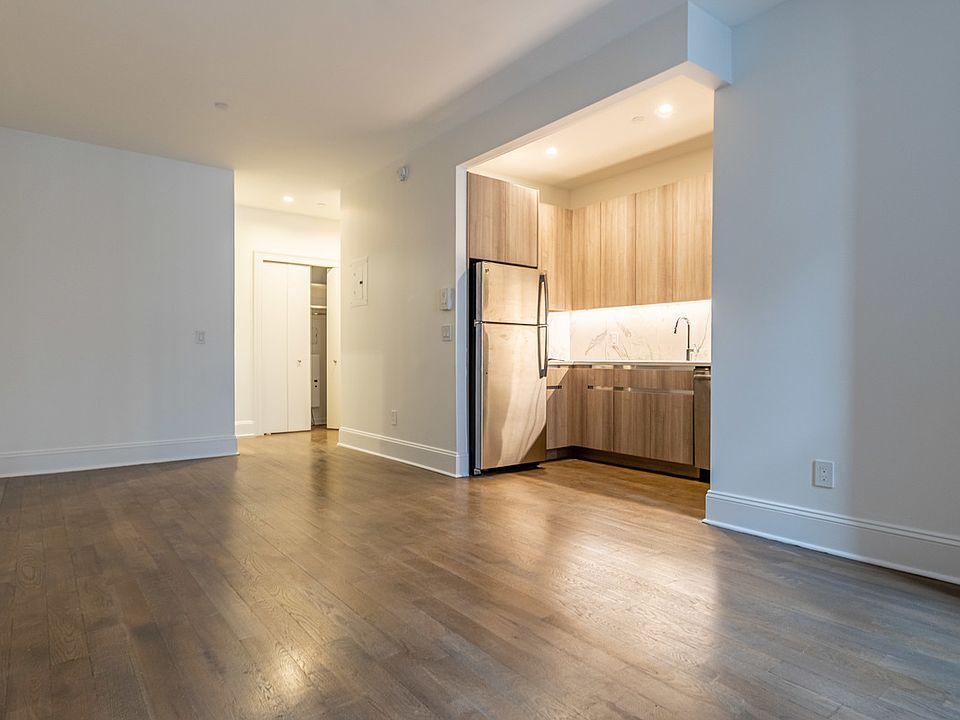 1st image of 15 Park Row APT 15h