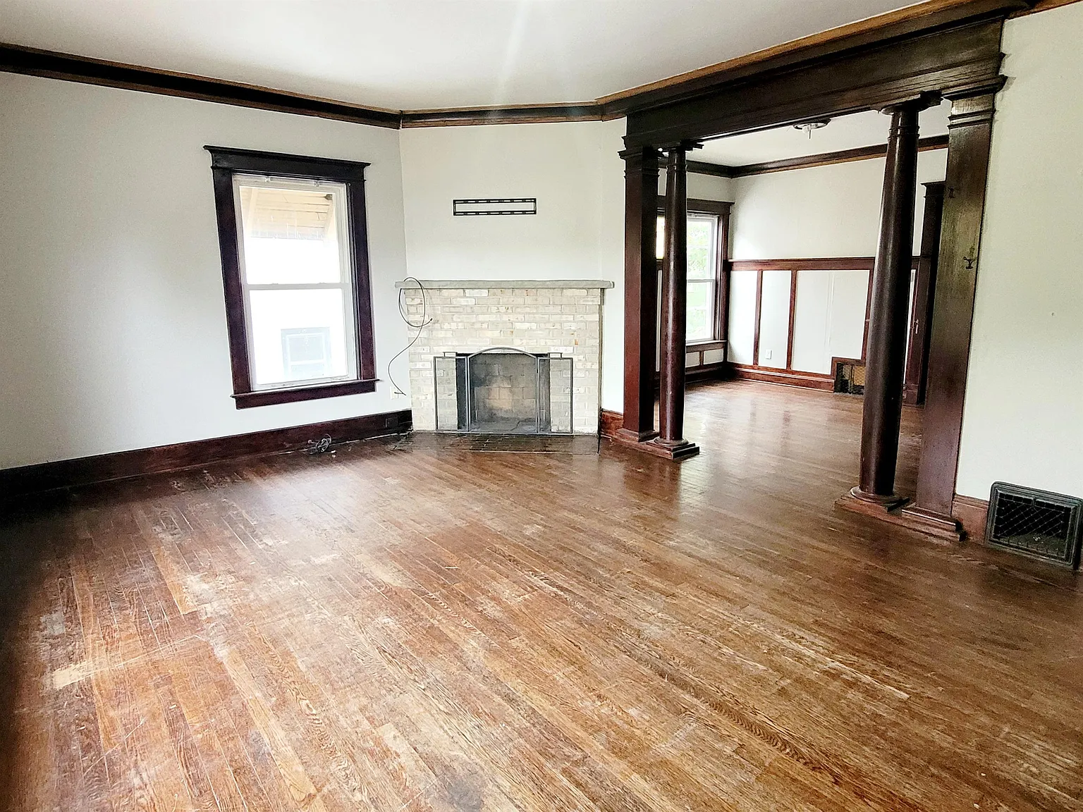 815 Cass SE - 2 — Photo 4