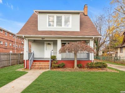 8 Phipps Avenue, East Rockaway, NY, 11518