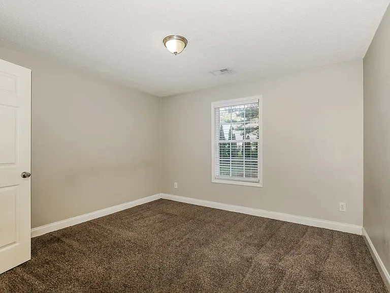 409 Mazley Dr — Photo 15