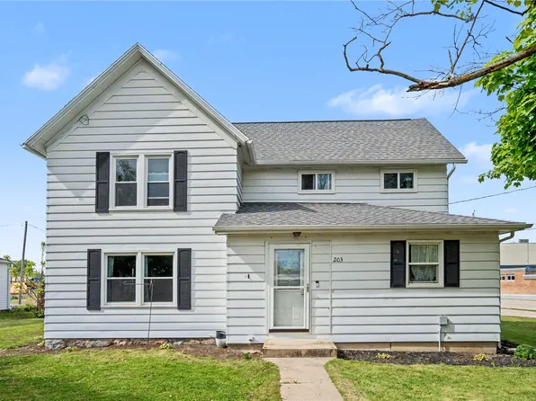 203 Roosevelt St, Alburnett, IA 52202