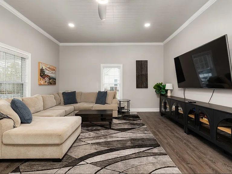 1716 Chapel Hill Rd — Photo 10