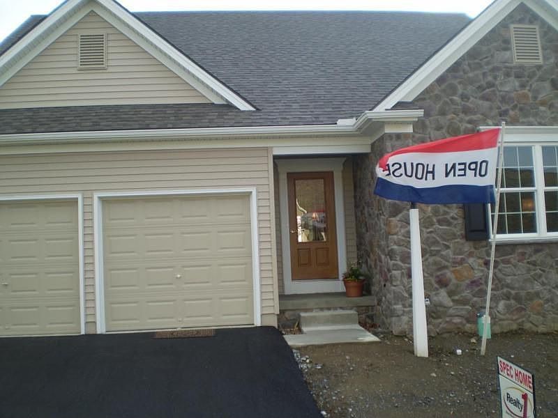 1st image of 304 Houffman Pl