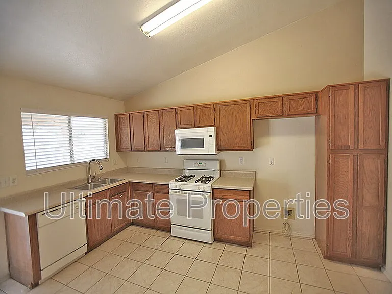 9903 N 77th Ave — Photo 7