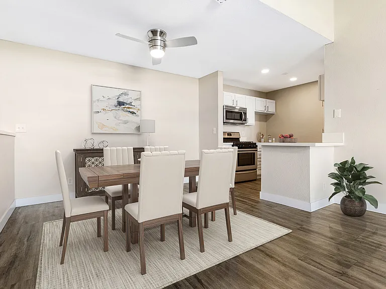 1626 Malcolm Ave — Photo 3