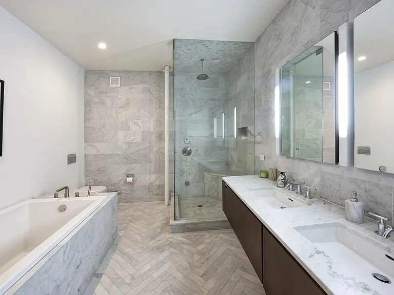 147 W 22nd St #2 — Photo 6