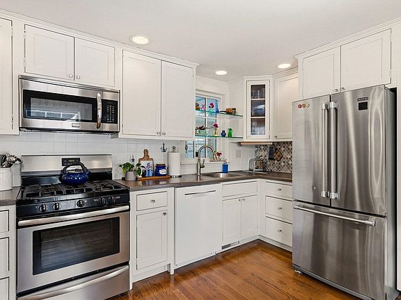 5th image of 5 Bayberry Lane