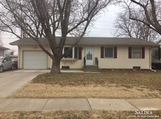 1227 E Wayne Ave, Salina, KS 67401