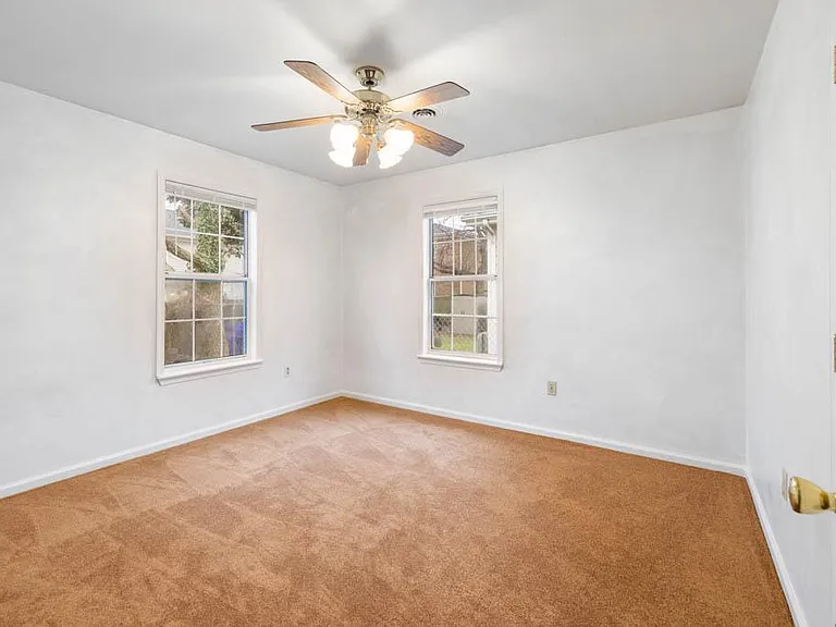 141 A View Ave — Photo 17