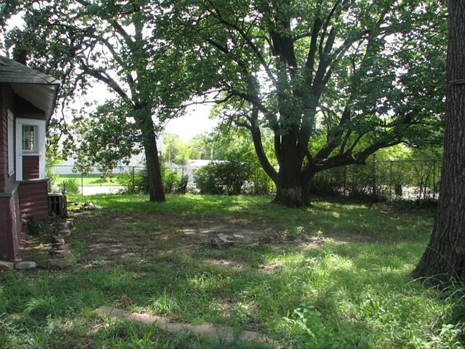 2nd image of 1511 E Main St