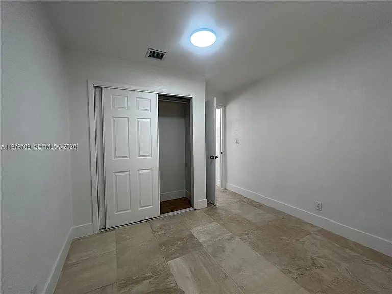 916 SW 10th St #1-3 — Photo 7