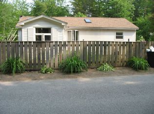60 Lakeshore Dr, Middleton, NH 03887